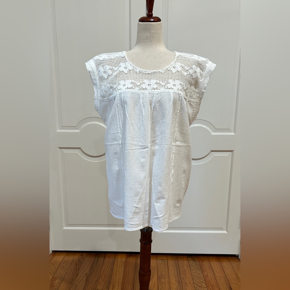 Artisanal Mexican Women’s Summer top. White manta.